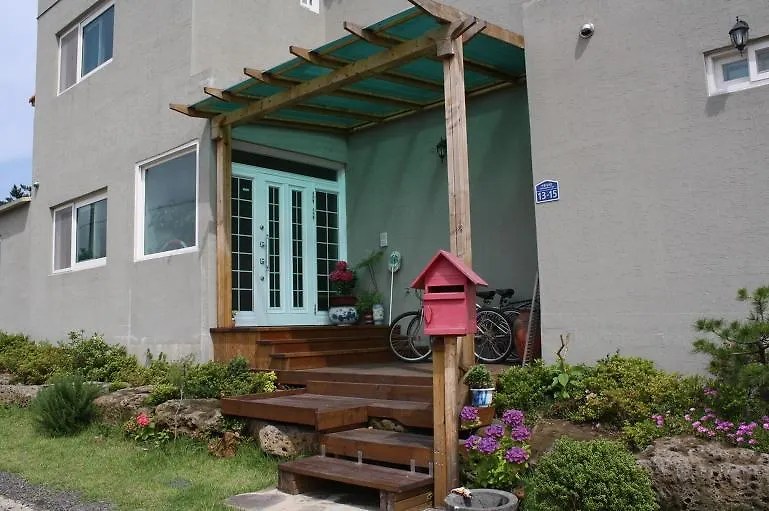 Guest house Eshel Tree Guesthouse Jeju